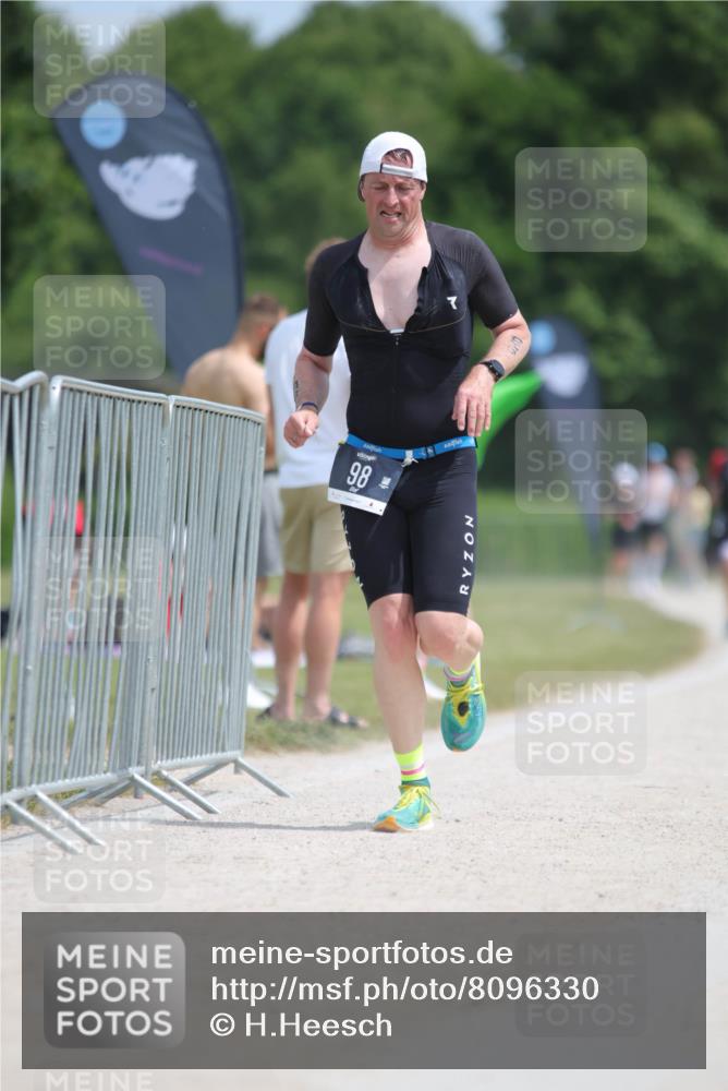 22.06.2025 - Viking Triathlon H.Heesch http://msf.ph/oto/8096330 22.06.2025 13:10:32 Laufen 53, 98 meine-sportfotos.de