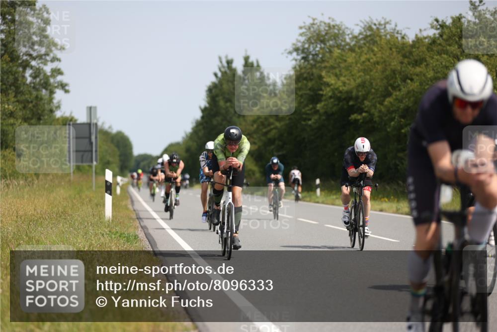 22.06.2025 - Viking Triathlon Yannick Fuchs http://msf.ph/oto/8096333 22.06.2025 11:21:27 Radfahren 50, 70, 75, 127, 296, 469, 522, 550, 643 meine-sportfotos.de