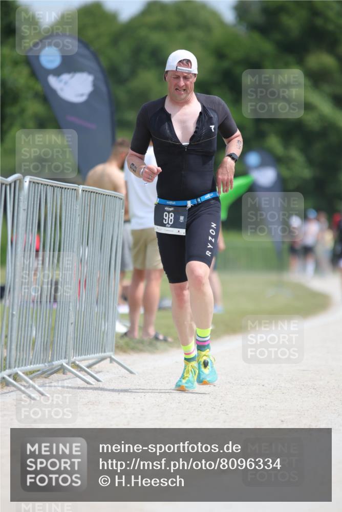 22.06.2025 - Viking Triathlon H.Heesch http://msf.ph/oto/8096334 22.06.2025 13:10:32 Laufen 53, 98 meine-sportfotos.de