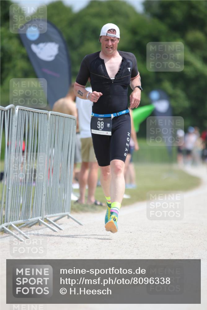 22.06.2025 - Viking Triathlon H.Heesch http://msf.ph/oto/8096338 22.06.2025 13:10:32 Laufen 53, 98 meine-sportfotos.de