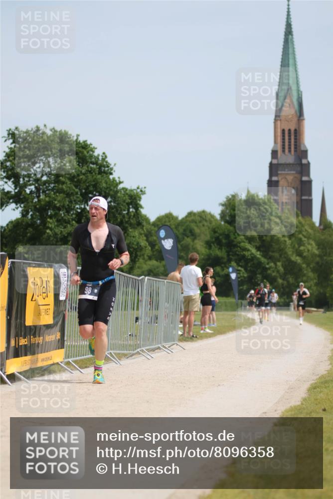 22.06.2025 - Viking Triathlon H.Heesch http://msf.ph/oto/8096358 22.06.2025 13:10:34 Laufen 98 meine-sportfotos.de