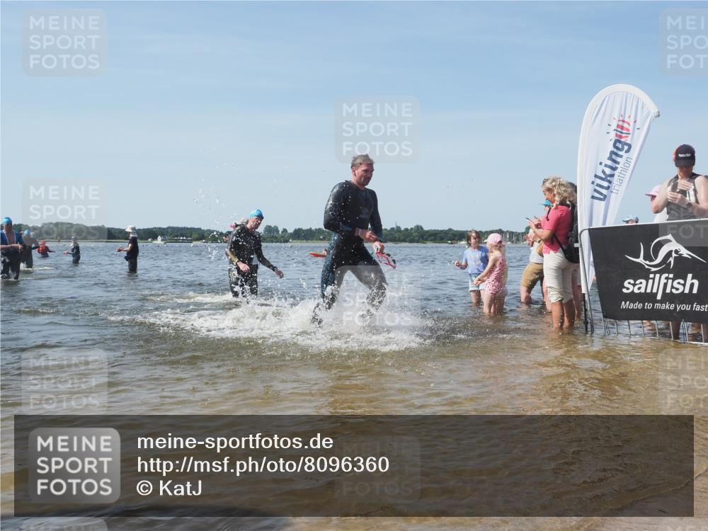 22.06.2025 - Viking Triathlon KatJ http://msf.ph/oto/8096360 22.06.2025 10:31:04 Schwimmen 45, 216, 237, 330, 347, 352, 510, 549 meine-sportfotos.de