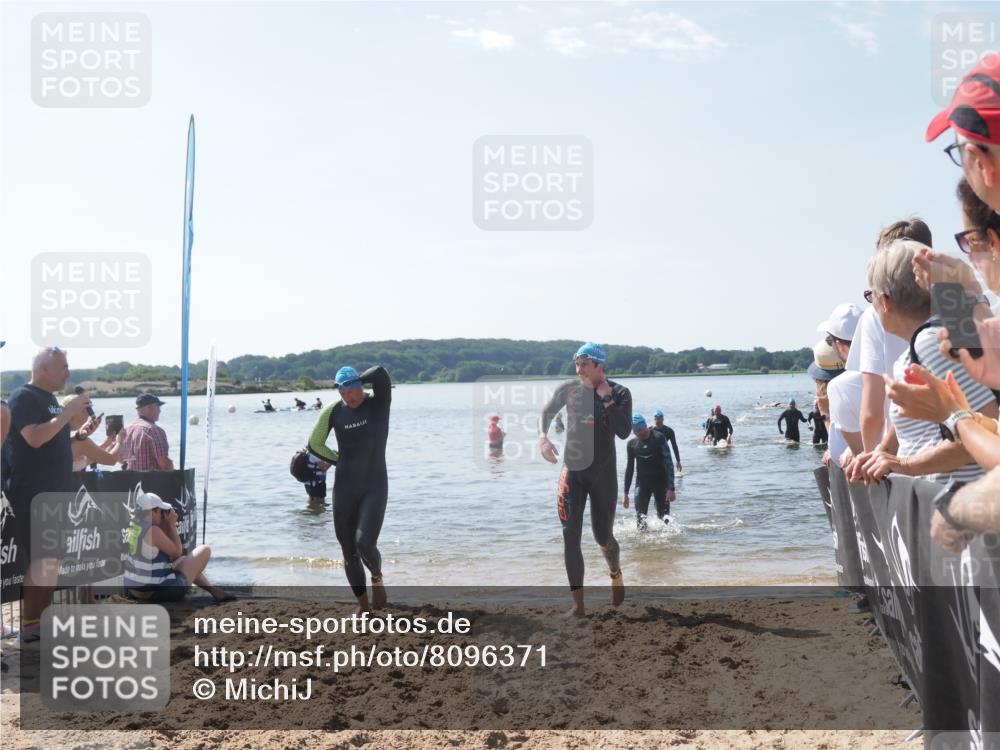22.06.2025 - Viking Triathlon MichiJ http://msf.ph/oto/8096371 22.06.2025 10:41:33 Schwimmen 54, 194, 220, 376, 390, 505, 629 meine-sportfotos.de