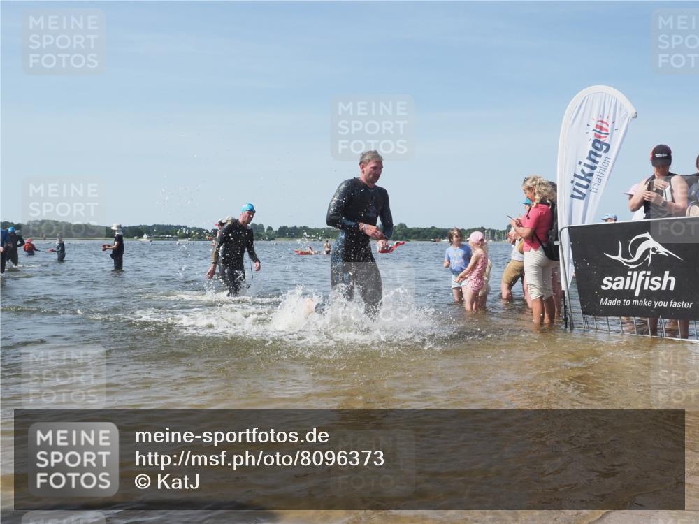 22.06.2025 - Viking Triathlon KatJ http://msf.ph/oto/8096373 22.06.2025 10:31:04 Schwimmen 45, 216, 237, 330, 347, 352, 510, 549 meine-sportfotos.de