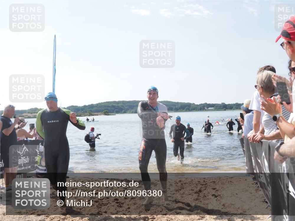 22.06.2025 - Viking Triathlon MichiJ http://msf.ph/oto/8096380 22.06.2025 10:41:34 Schwimmen 54, 142, 194, 220, 376, 390, 505, 629 meine-sportfotos.de