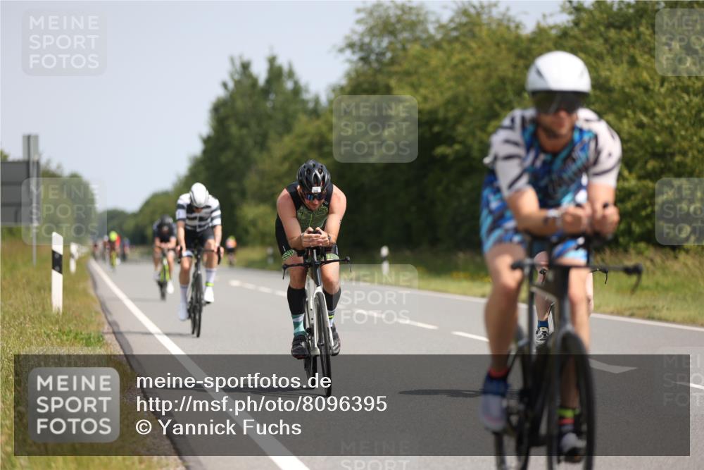 22.06.2025 - Viking Triathlon Yannick Fuchs http://msf.ph/oto/8096395 22.06.2025 11:21:29 Radfahren 50, 70, 75, 127, 296, 387, 469, 522, 550, 643 meine-sportfotos.de