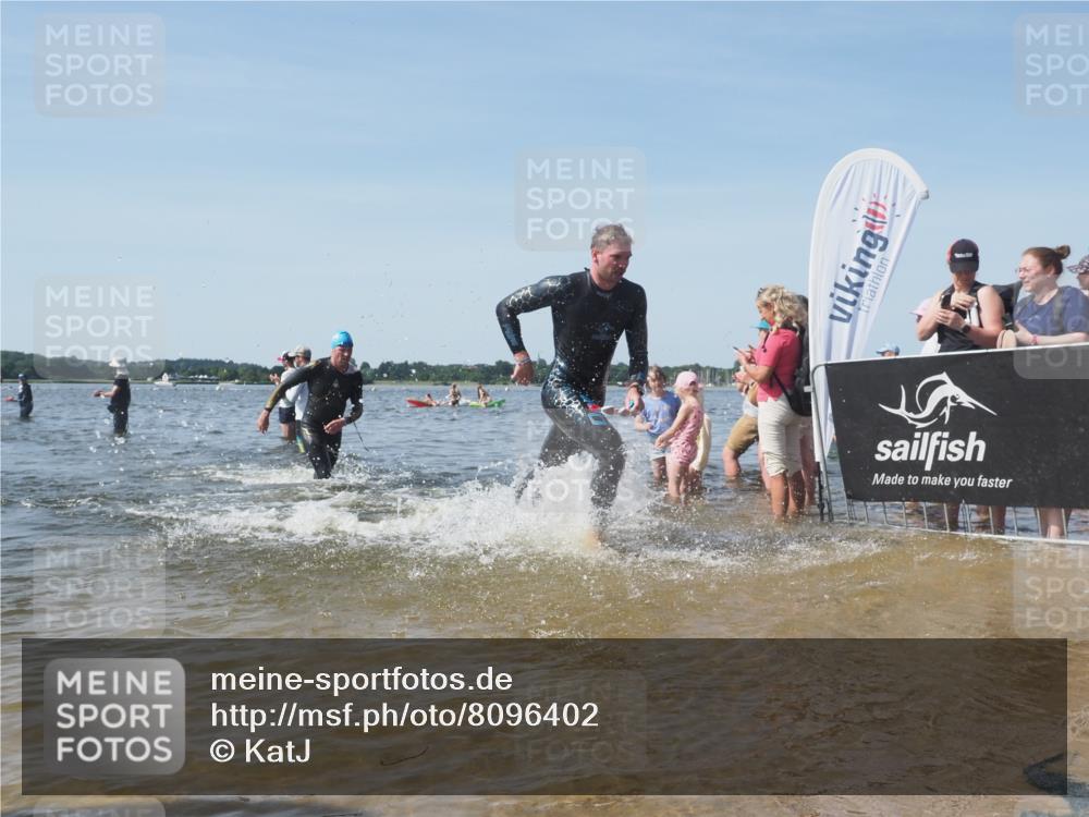 22.06.2025 - Viking Triathlon KatJ http://msf.ph/oto/8096402 22.06.2025 10:31:05 Schwimmen 45, 216, 237, 330, 347, 352, 510, 549 meine-sportfotos.de