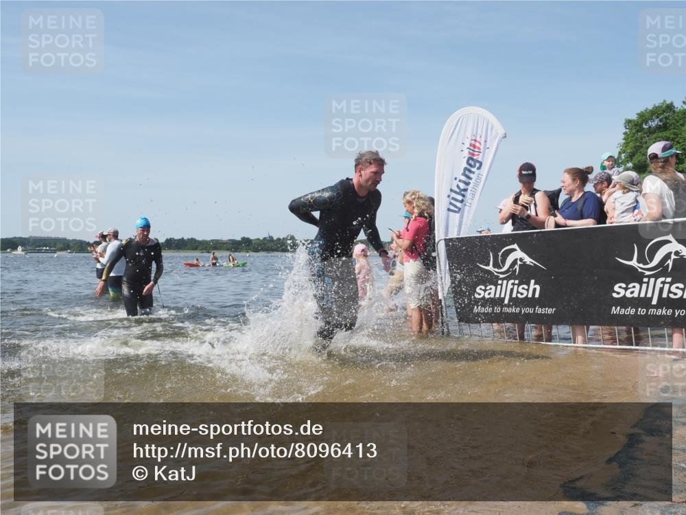 22.06.2025 - Viking Triathlon KatJ http://msf.ph/oto/8096413 22.06.2025 10:31:05 Schwimmen 45, 216, 237, 330, 347, 352, 510, 549 meine-sportfotos.de