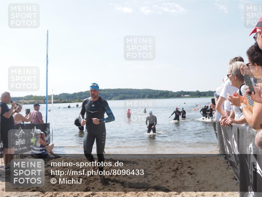 22.06.2025 - Viking Triathlon MichiJ http://msf.ph/oto/8096433 22.06.2025 10:41:37 Schwimmen 54, 142, 194, 220, 505, 629 meine-sportfotos.de
