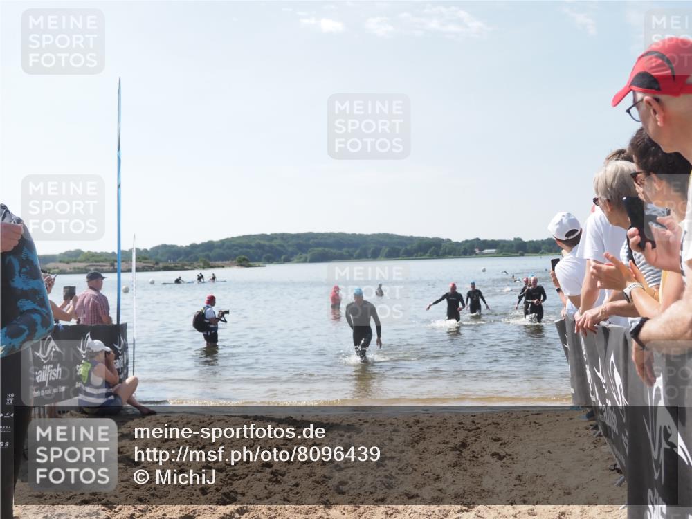22.06.2025 - Viking Triathlon MichiJ http://msf.ph/oto/8096439 22.06.2025 10:41:39 Schwimmen 58, 142, 194, 220, 505, 625, 629 meine-sportfotos.de