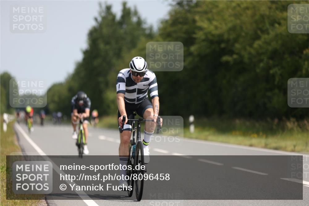 22.06.2025 - Viking Triathlon Yannick Fuchs http://msf.ph/oto/8096458 22.06.2025 11:21:31 Radfahren 50, 70, 75, 127, 296, 387, 469, 522, 550, 643 meine-sportfotos.de