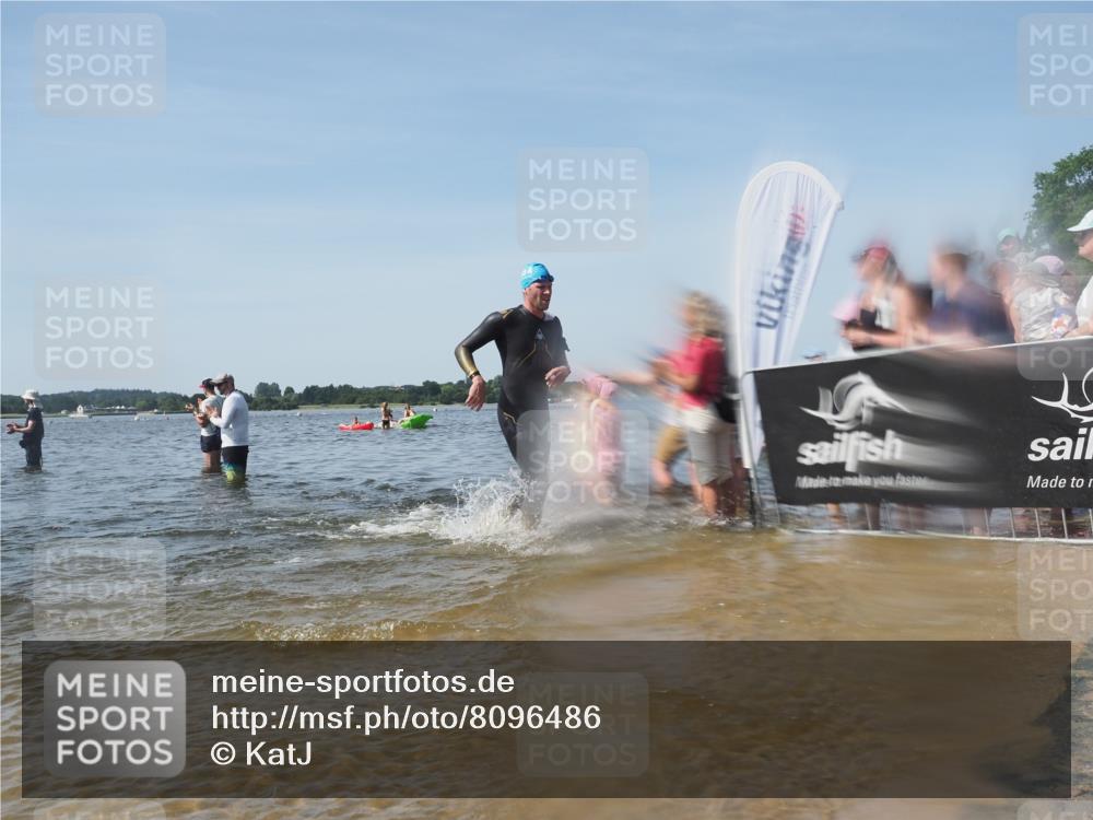 22.06.2025 - Viking Triathlon KatJ http://msf.ph/oto/8096486 22.06.2025 10:31:07 Schwimmen 45, 216, 237, 330, 347, 352, 510, 549 meine-sportfotos.de