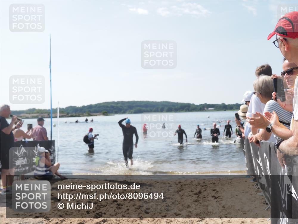 22.06.2025 - Viking Triathlon MichiJ http://msf.ph/oto/8096494 22.06.2025 10:41:41 Schwimmen 58, 142, 194, 220, 221, 505, 625, 629 meine-sportfotos.de