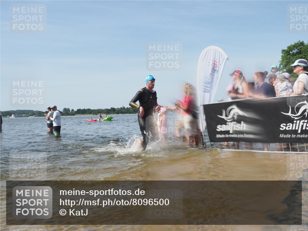 22.06.2025 - Viking Triathlon KatJ http://msf.ph/oto/8096500 22.06.2025 10:31:07 Schwimmen 45, 216, 237, 330, 347, 352, 510, 549 meine-sportfotos.de