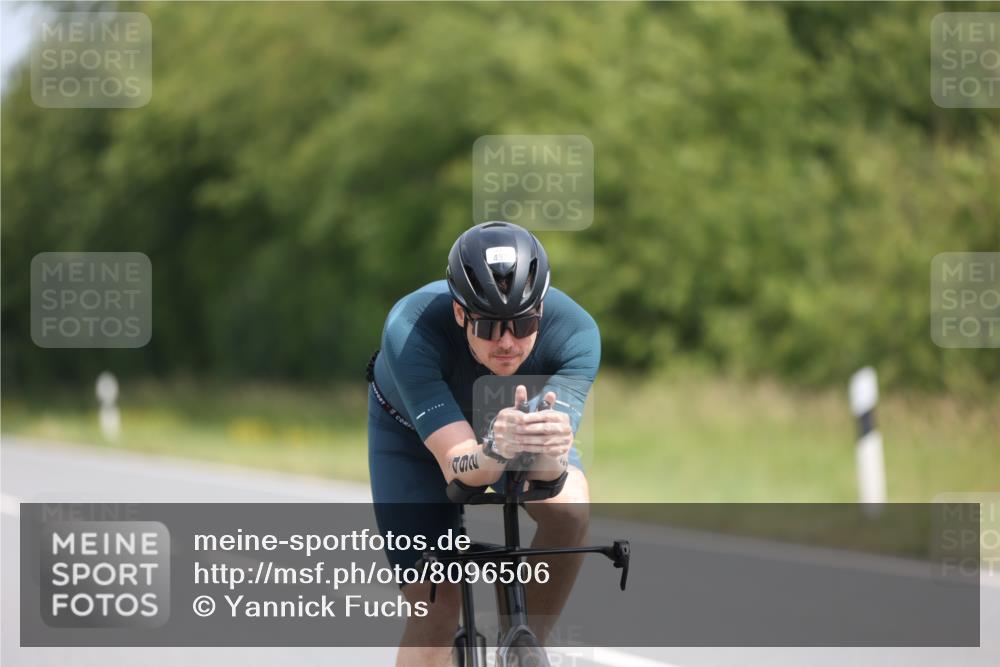 22.06.2025 - Viking Triathlon Yannick Fuchs http://msf.ph/oto/8096506 22.06.2025 11:58:58 Radfahren 81, 100, 214, 435, 460, 464, 483, 492, 527 meine-sportfotos.de