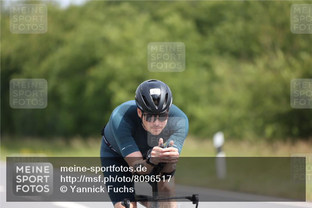 22.06.2025 - Viking Triathlon Yannick Fuchs http://msf.ph/oto/8096517 22.06.2025 11:58:58 Radfahren 81, 100, 214, 435, 460, 464, 483, 492, 527 meine-sportfotos.de