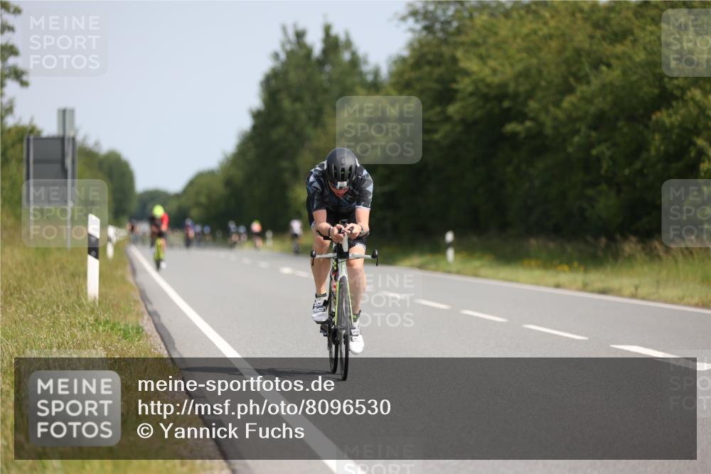 22.06.2025 - Viking Triathlon Yannick Fuchs http://msf.ph/oto/8096530 22.06.2025 11:21:33 Radfahren 70, 296, 387, 469, 522, 550, 643 meine-sportfotos.de