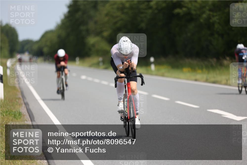 22.06.2025 - Viking Triathlon Yannick Fuchs http://msf.ph/oto/8096547 22.06.2025 11:59:02 Radfahren 81, 100, 435, 460, 492, 527 meine-sportfotos.de
