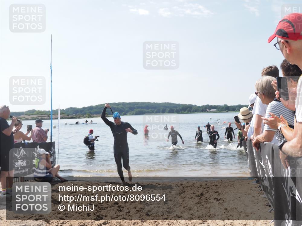 22.06.2025 - Viking Triathlon MichiJ http://msf.ph/oto/8096554 22.06.2025 10:41:42 Schwimmen 58, 142, 194, 220, 221, 505, 625, 629 meine-sportfotos.de