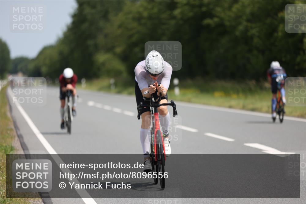 22.06.2025 - Viking Triathlon Yannick Fuchs http://msf.ph/oto/8096556 22.06.2025 11:59:02 Radfahren 81, 100, 435, 460, 492, 527 meine-sportfotos.de