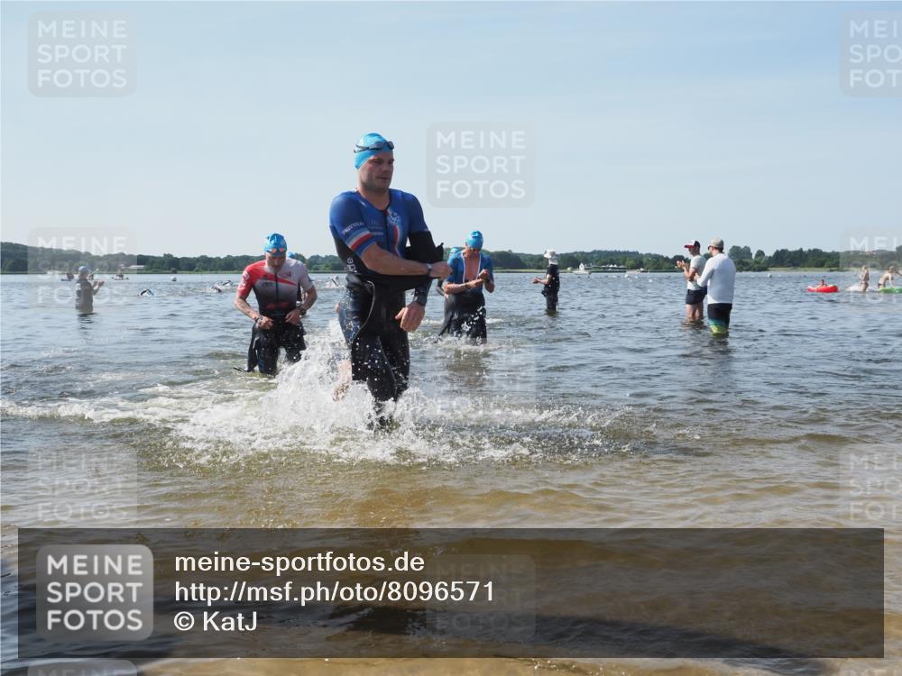 22.06.2025 - Viking Triathlon KatJ http://msf.ph/oto/8096571 22.06.2025 10:31:09 Schwimmen 216, 237, 330, 347, 352, 510, 549 meine-sportfotos.de