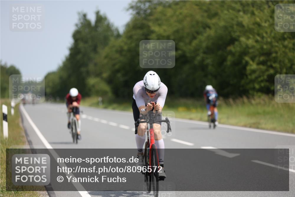 22.06.2025 - Viking Triathlon Yannick Fuchs http://msf.ph/oto/8096572 22.06.2025 11:59:02 Radfahren 81, 100, 435, 460, 492, 527 meine-sportfotos.de