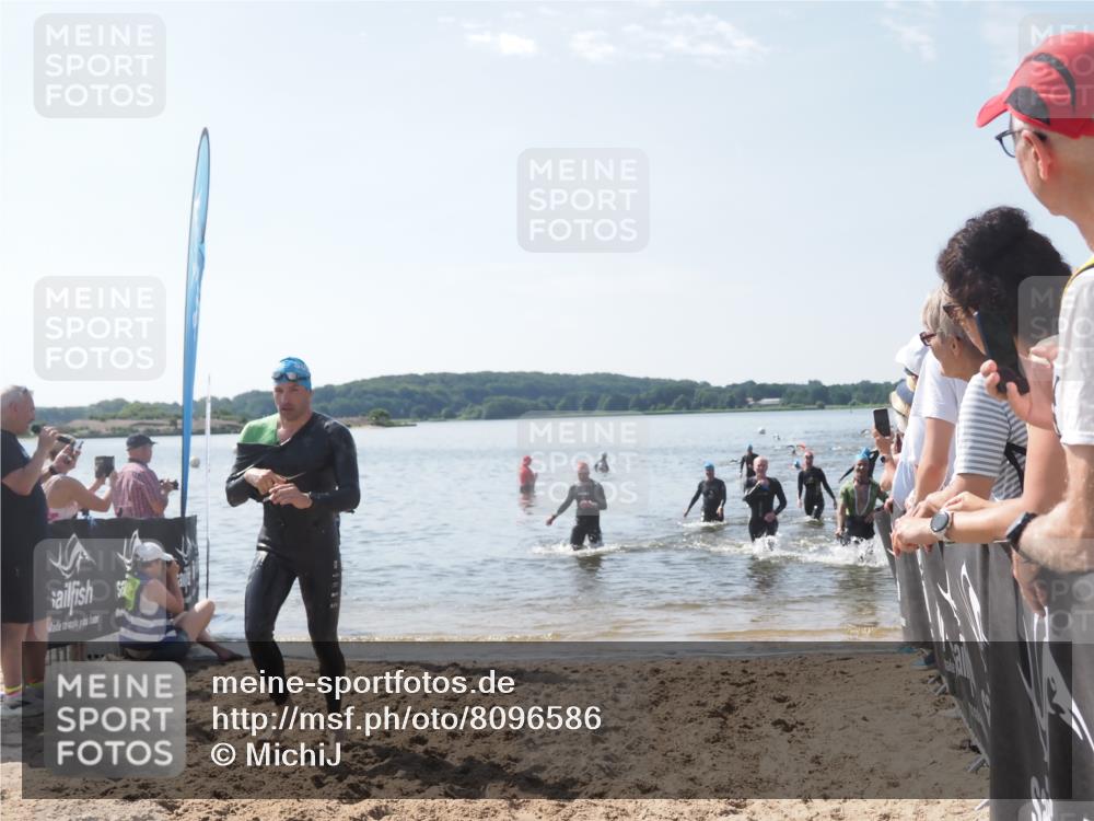 22.06.2025 - Viking Triathlon MichiJ http://msf.ph/oto/8096586 22.06.2025 10:41:43 Schwimmen 58, 142, 194, 220, 221, 505, 625, 629 meine-sportfotos.de