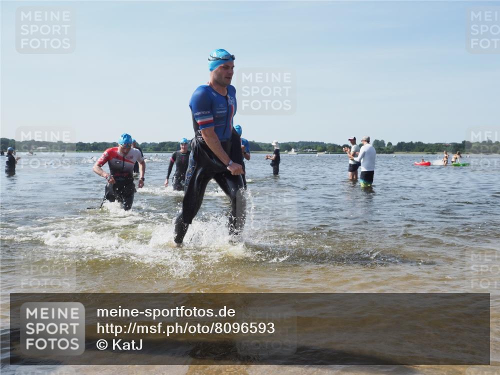 22.06.2025 - Viking Triathlon KatJ http://msf.ph/oto/8096593 22.06.2025 10:31:10 Schwimmen 216, 237, 330, 347, 352, 549 meine-sportfotos.de