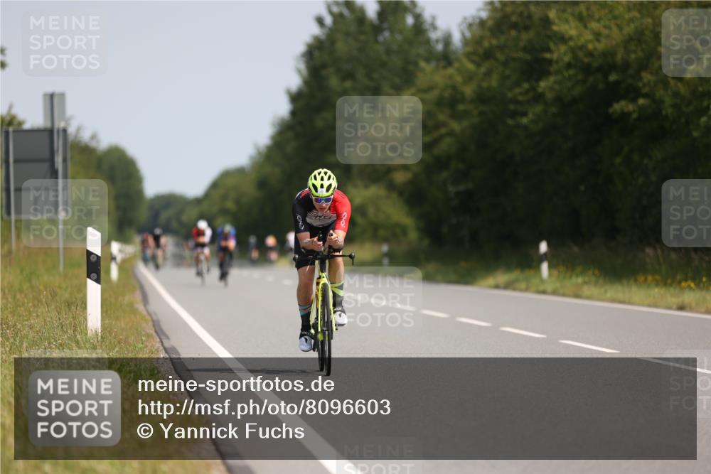 22.06.2025 - Viking Triathlon Yannick Fuchs http://msf.ph/oto/8096603 22.06.2025 11:21:37 Radfahren 135, 300, 387, 469 meine-sportfotos.de