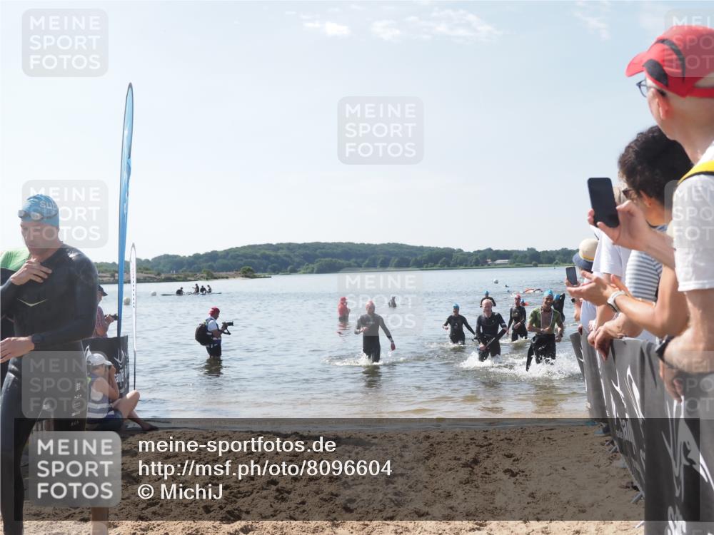 22.06.2025 - Viking Triathlon MichiJ http://msf.ph/oto/8096604 22.06.2025 10:41:44 Schwimmen 58, 142, 194, 220, 221, 505, 625, 629 meine-sportfotos.de