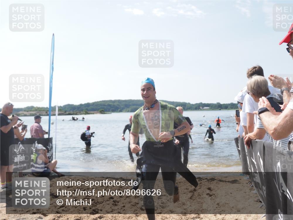 22.06.2025 - Viking Triathlon MichiJ http://msf.ph/oto/8096626 22.06.2025 10:41:48 Schwimmen 58, 142, 194, 220, 221, 625, 629 meine-sportfotos.de