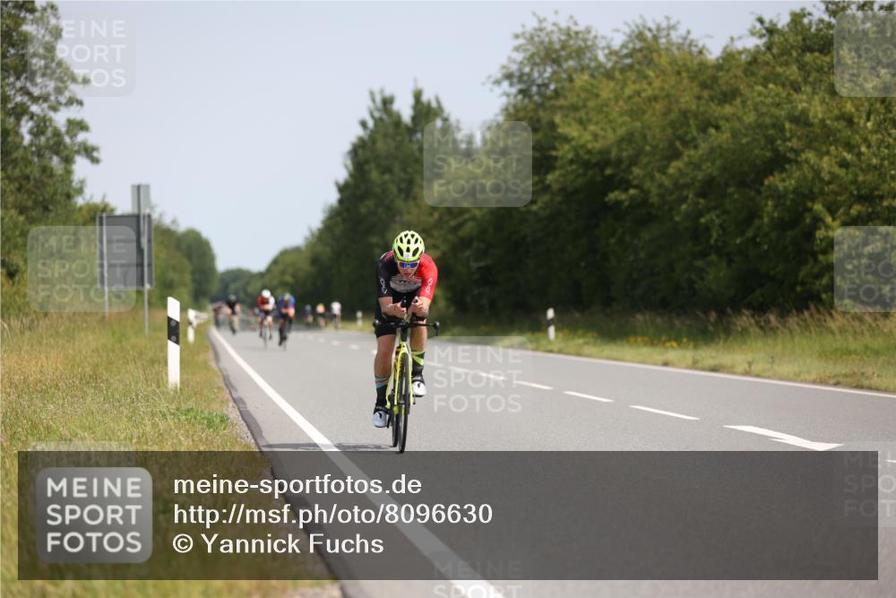 22.06.2025 - Viking Triathlon Yannick Fuchs http://msf.ph/oto/8096630 22.06.2025 11:21:38 Radfahren 135, 300, 387, 469 meine-sportfotos.de
