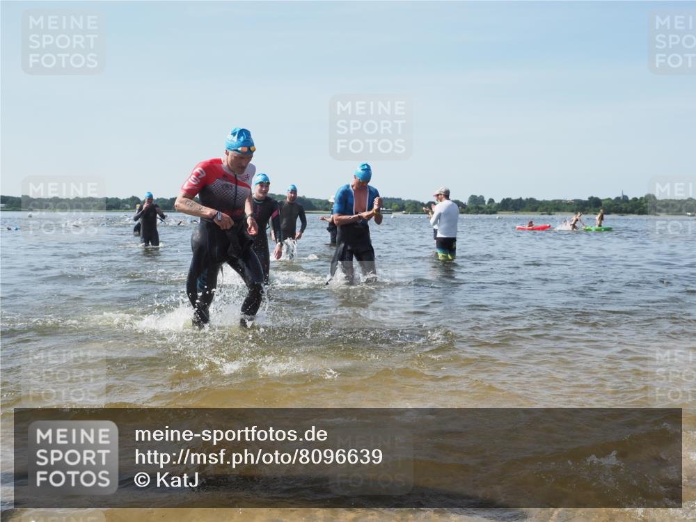 22.06.2025 - Viking Triathlon KatJ http://msf.ph/oto/8096639 22.06.2025 10:31:11 Schwimmen 216, 236, 237, 330, 347, 352, 549 meine-sportfotos.de