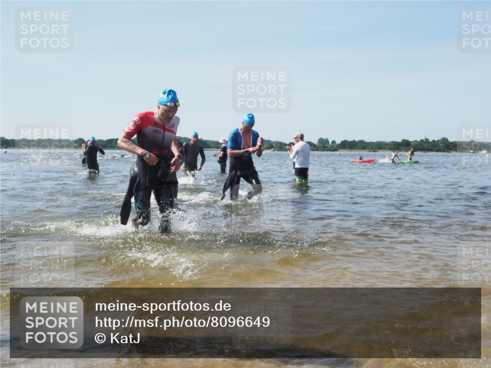 22.06.2025 - Viking Triathlon KatJ http://msf.ph/oto/8096649 22.06.2025 10:31:11 Schwimmen 216, 236, 237, 330, 347, 352, 549 meine-sportfotos.de