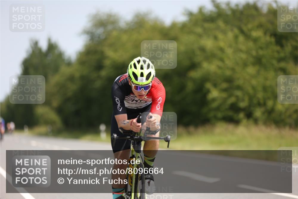 22.06.2025 - Viking Triathlon Yannick Fuchs http://msf.ph/oto/8096664 22.06.2025 11:21:39 Radfahren 135, 300, 387 meine-sportfotos.de
