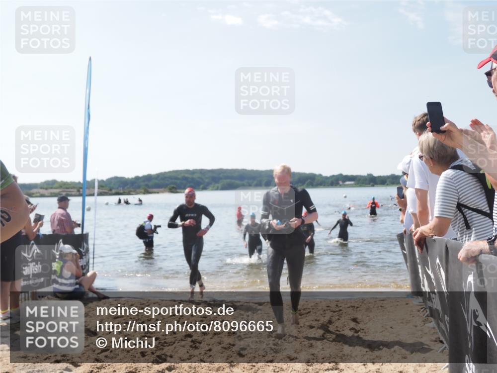 22.06.2025 - Viking Triathlon MichiJ http://msf.ph/oto/8096665 22.06.2025 10:41:49 Schwimmen 58, 142, 194, 199, 220, 221, 625, 629 meine-sportfotos.de