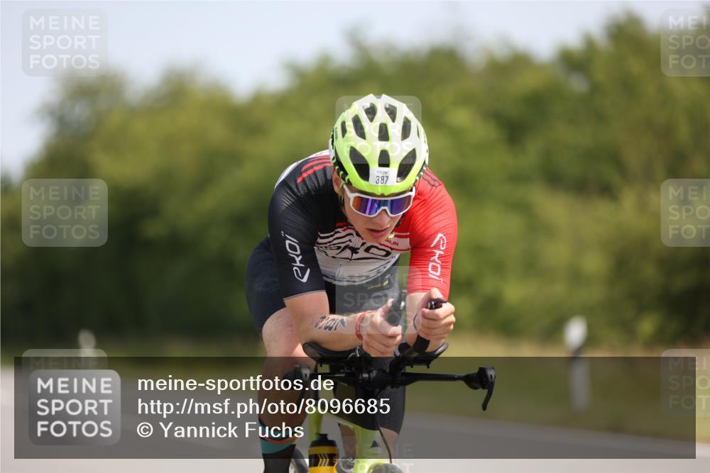 22.06.2025 - Viking Triathlon Yannick Fuchs http://msf.ph/oto/8096685 22.06.2025 11:21:39 Radfahren 135, 300, 387 meine-sportfotos.de