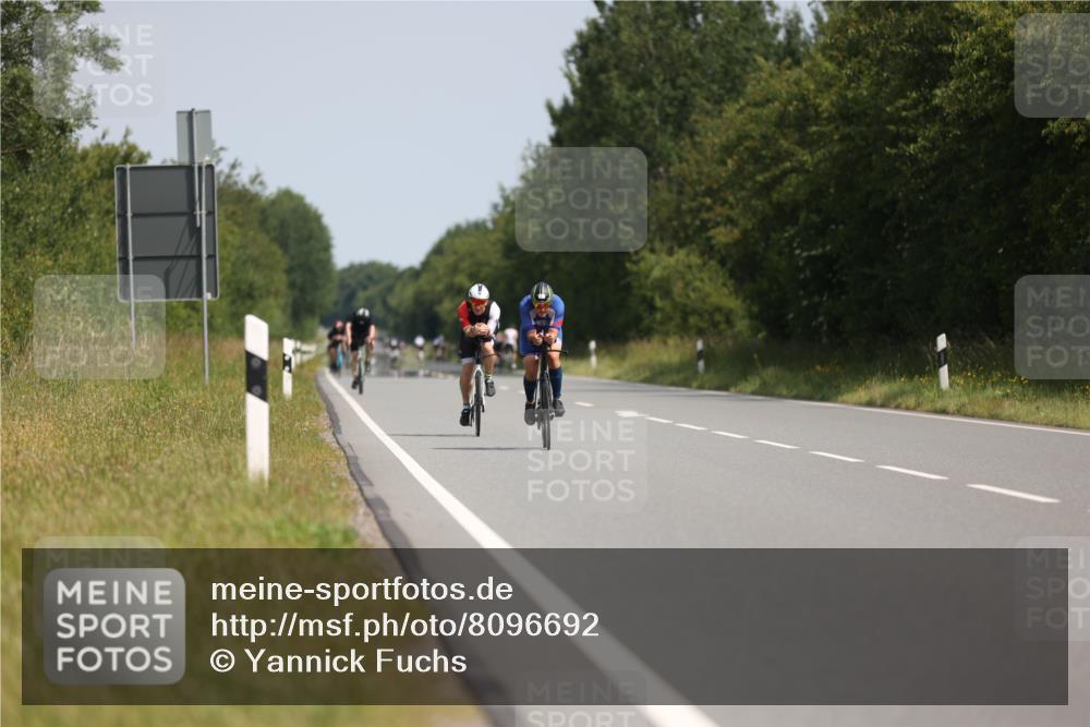 22.06.2025 - Viking Triathlon Yannick Fuchs http://msf.ph/oto/8096692 22.06.2025 11:21:41 Radfahren 135, 297, 300, 387 meine-sportfotos.de