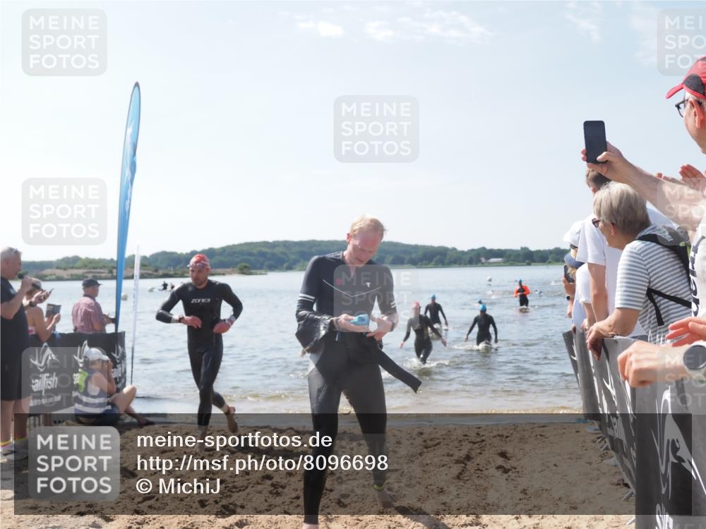 22.06.2025 - Viking Triathlon MichiJ http://msf.ph/oto/8096698 22.06.2025 10:41:50 Schwimmen 58, 142, 194, 199, 221, 625, 629 meine-sportfotos.de
