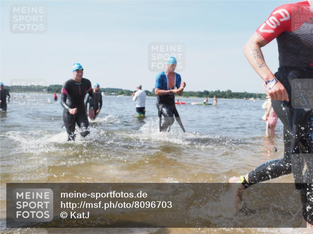 22.06.2025 - Viking Triathlon KatJ http://msf.ph/oto/8096703 22.06.2025 10:31:13 Schwimmen 216, 236, 237, 311, 330, 352, 549 meine-sportfotos.de
