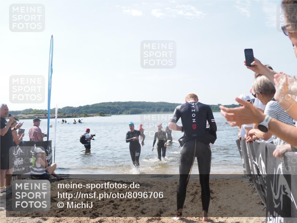 22.06.2025 - Viking Triathlon MichiJ http://msf.ph/oto/8096706 22.06.2025 10:41:52 Schwimmen 58, 142, 159, 199, 221, 625, 629 meine-sportfotos.de