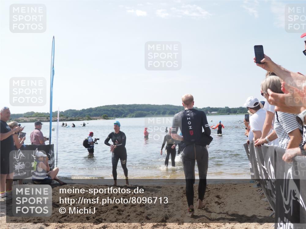22.06.2025 - Viking Triathlon MichiJ http://msf.ph/oto/8096713 22.06.2025 10:41:54 Schwimmen 58, 142, 159, 199, 221, 625 meine-sportfotos.de