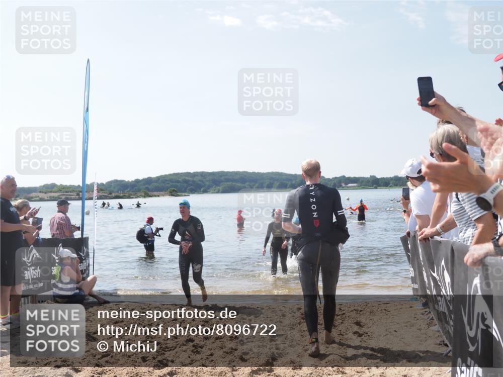 22.06.2025 - Viking Triathlon MichiJ http://msf.ph/oto/8096722 22.06.2025 10:41:54 Schwimmen 58, 142, 159, 199, 221, 625 meine-sportfotos.de