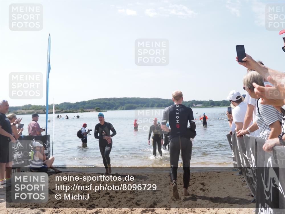 22.06.2025 - Viking Triathlon MichiJ http://msf.ph/oto/8096729 22.06.2025 10:41:54 Schwimmen 58, 142, 159, 199, 221, 625 meine-sportfotos.de