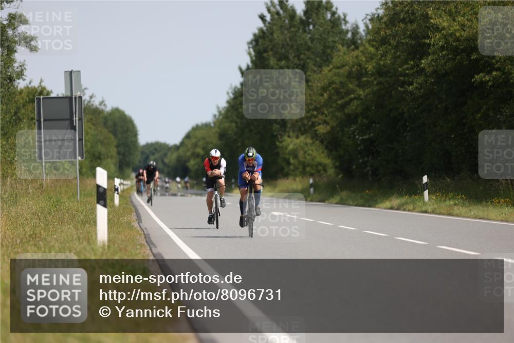 22.06.2025 - Viking Triathlon Yannick Fuchs http://msf.ph/oto/8096731 22.06.2025 11:21:41 Radfahren 135, 297, 300, 387 meine-sportfotos.de