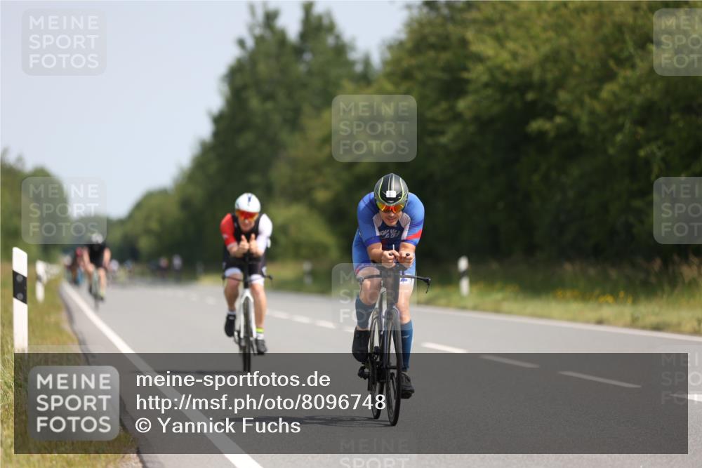 22.06.2025 - Viking Triathlon Yannick Fuchs http://msf.ph/oto/8096748 22.06.2025 11:21:44 Radfahren 135, 297, 300 meine-sportfotos.de