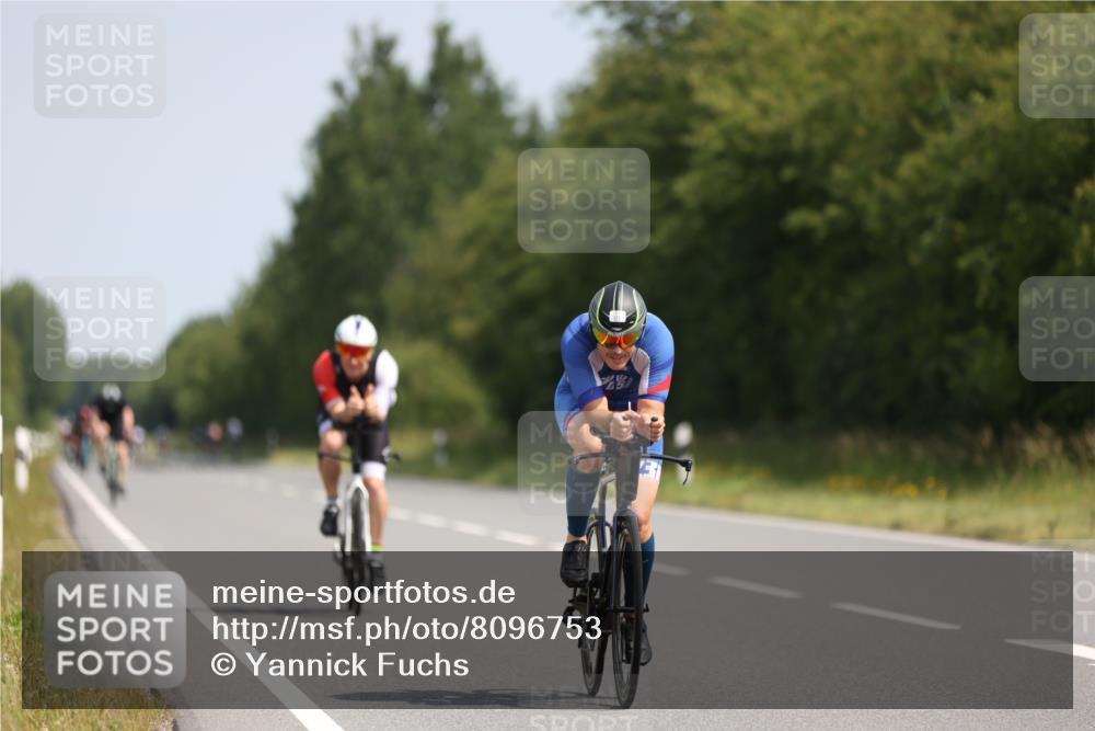 22.06.2025 - Viking Triathlon Yannick Fuchs http://msf.ph/oto/8096753 22.06.2025 11:21:44 Radfahren 135, 297, 300 meine-sportfotos.de