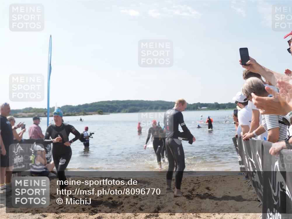 22.06.2025 - Viking Triathlon MichiJ http://msf.ph/oto/8096770 22.06.2025 10:41:55 Schwimmen 58, 142, 159, 199, 221, 625 meine-sportfotos.de