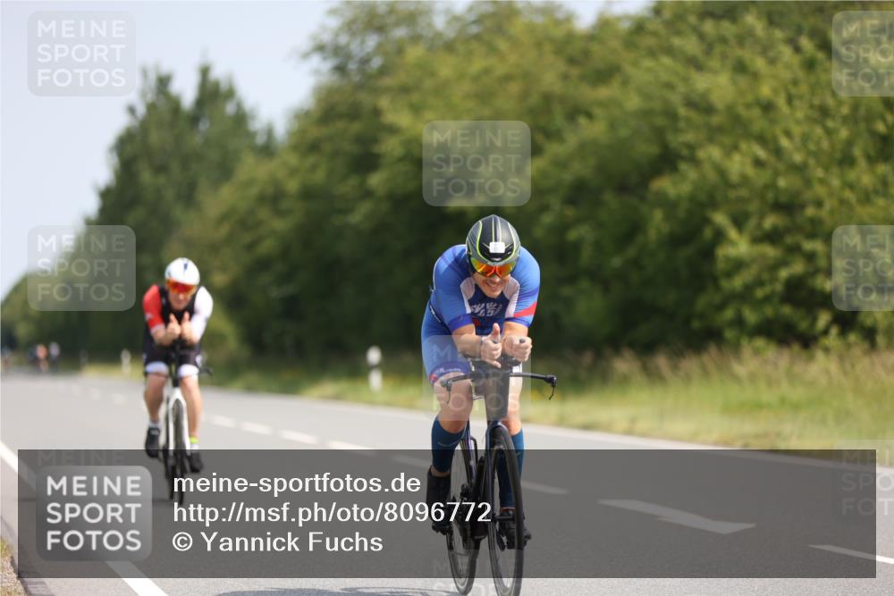 22.06.2025 - Viking Triathlon Yannick Fuchs http://msf.ph/oto/8096772 22.06.2025 11:21:44 Radfahren 135, 297, 300 meine-sportfotos.de