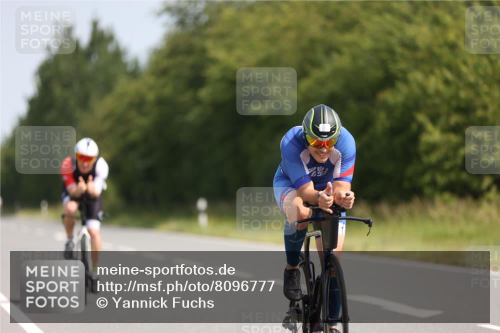 22.06.2025 - Viking Triathlon Yannick Fuchs http://msf.ph/oto/8096777 22.06.2025 11:21:44 Radfahren 135, 297, 300 meine-sportfotos.de